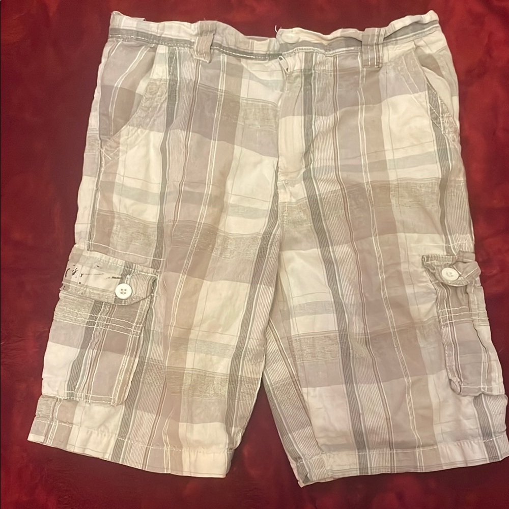 Airwalk Gray and White Cargo Shorts Lightweight Casual